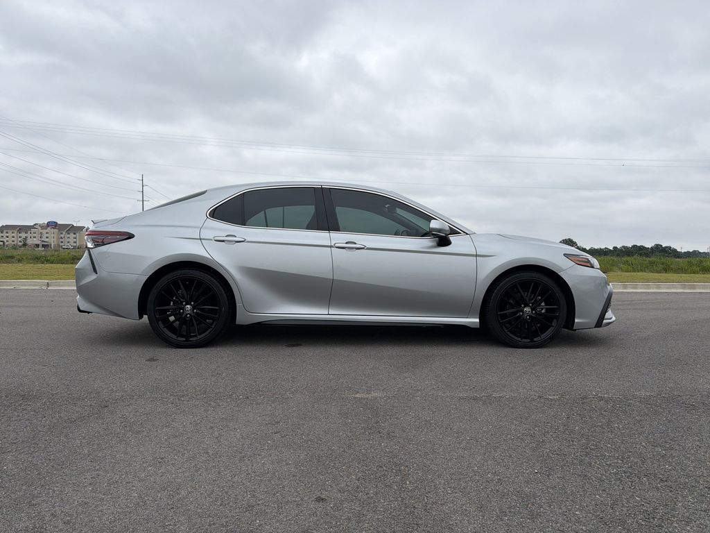 2022 Toyota Camry XSE - Photo 6