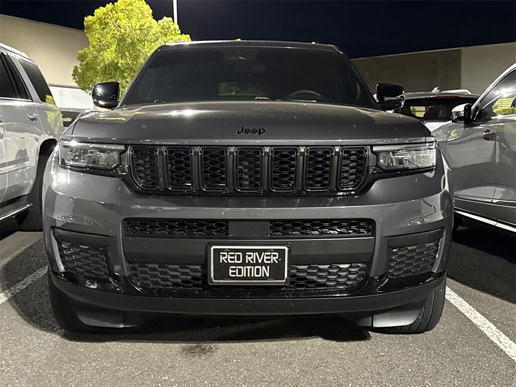 2023 Jeep Grand Cherokee Altitude photo 2