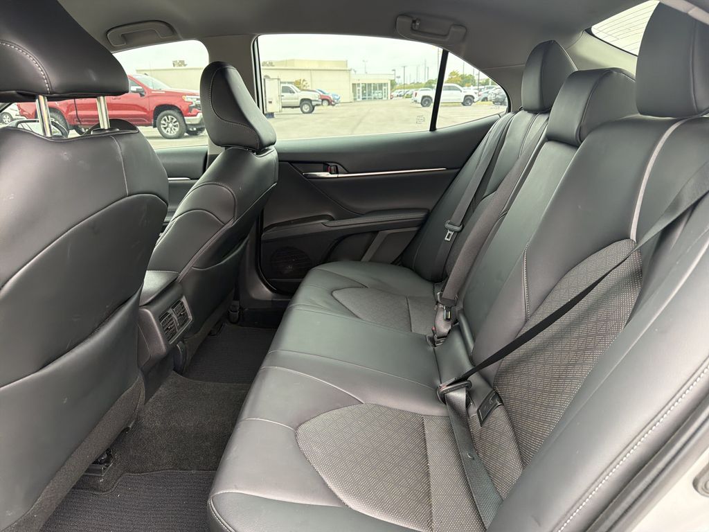 2022 Toyota Camry XSE - Photo 12