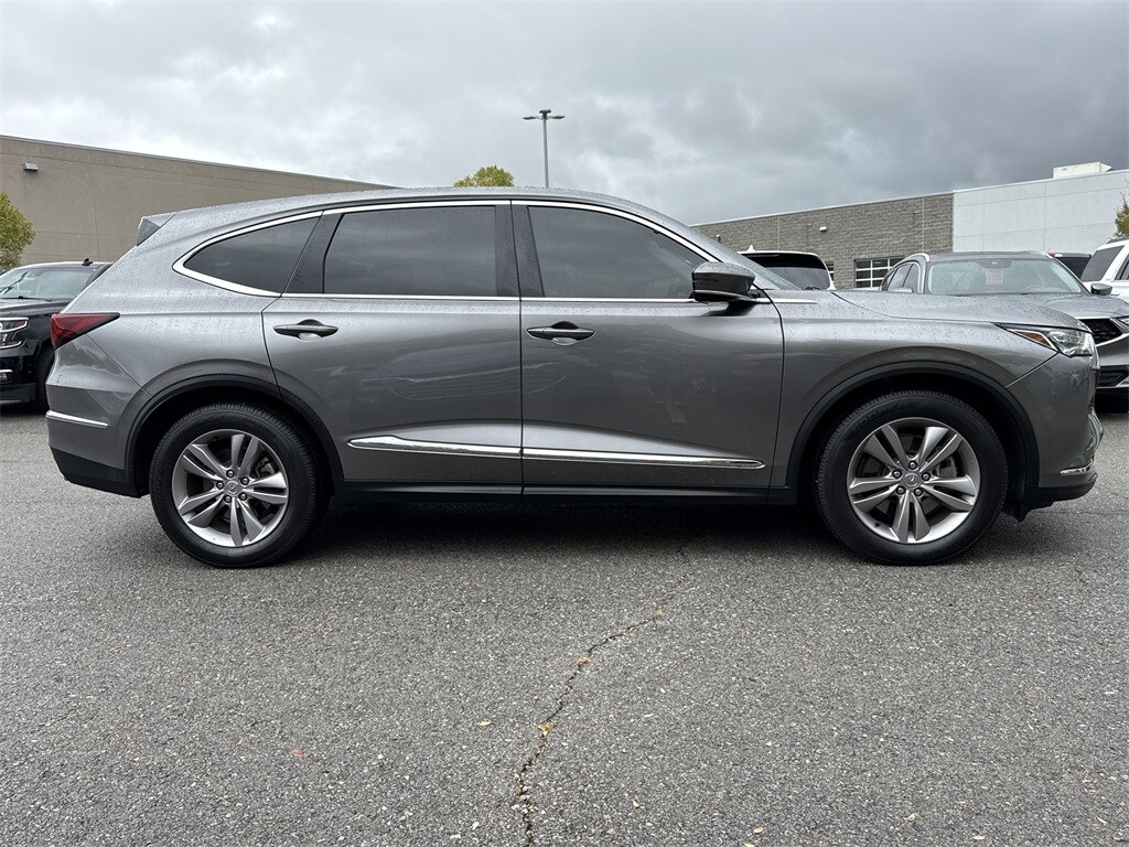 2022 Acura MDX SH-AWD photo 2