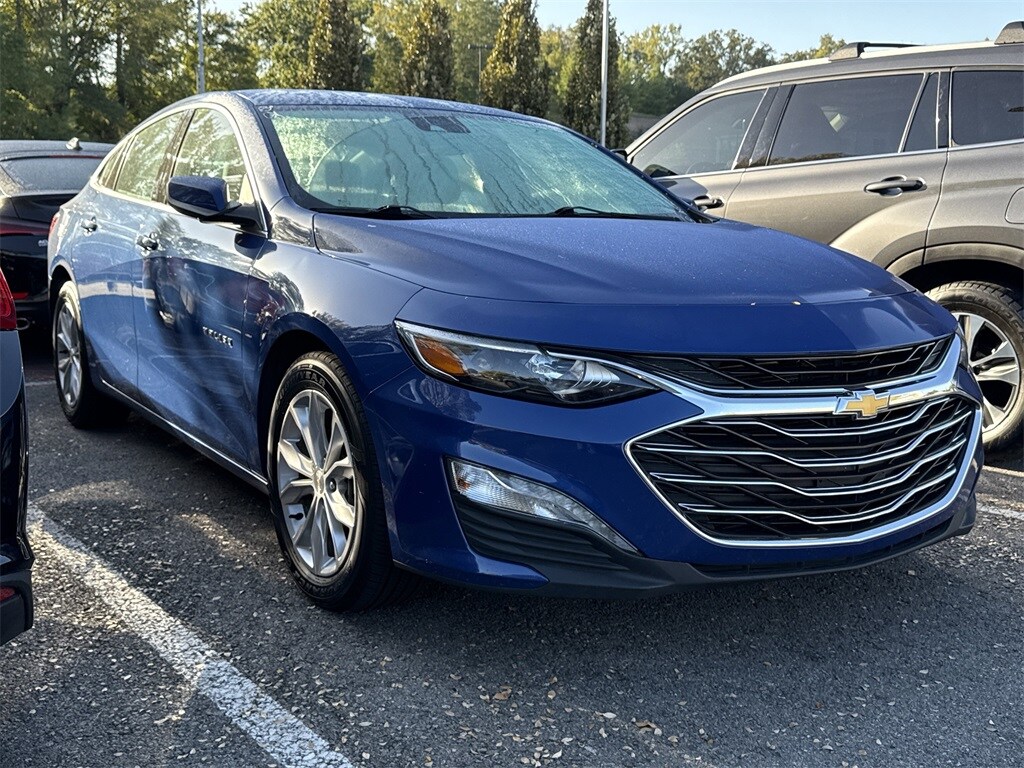 2023 Chevrolet Malibu 1LT photo 2