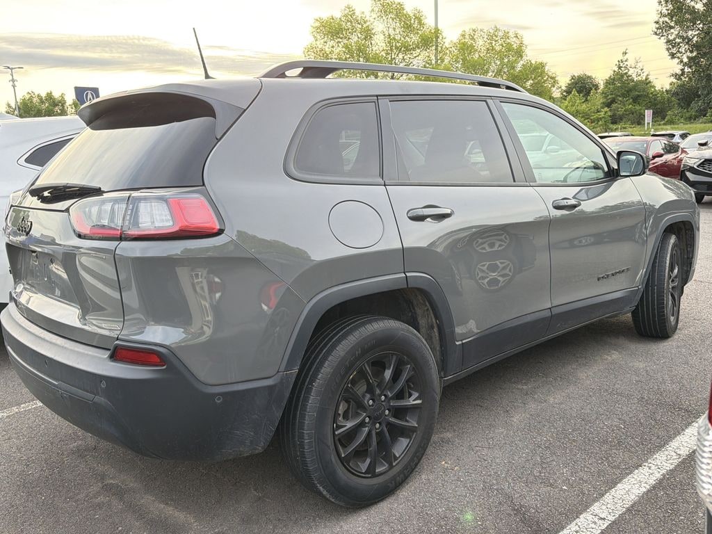 Used 2023 Jeep Cherokee Altitude Lux SUV