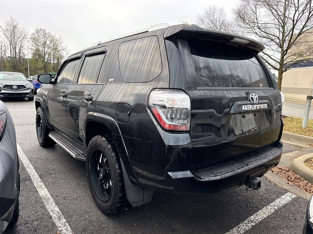 2016 Toyota 4Runner Limited photo 4