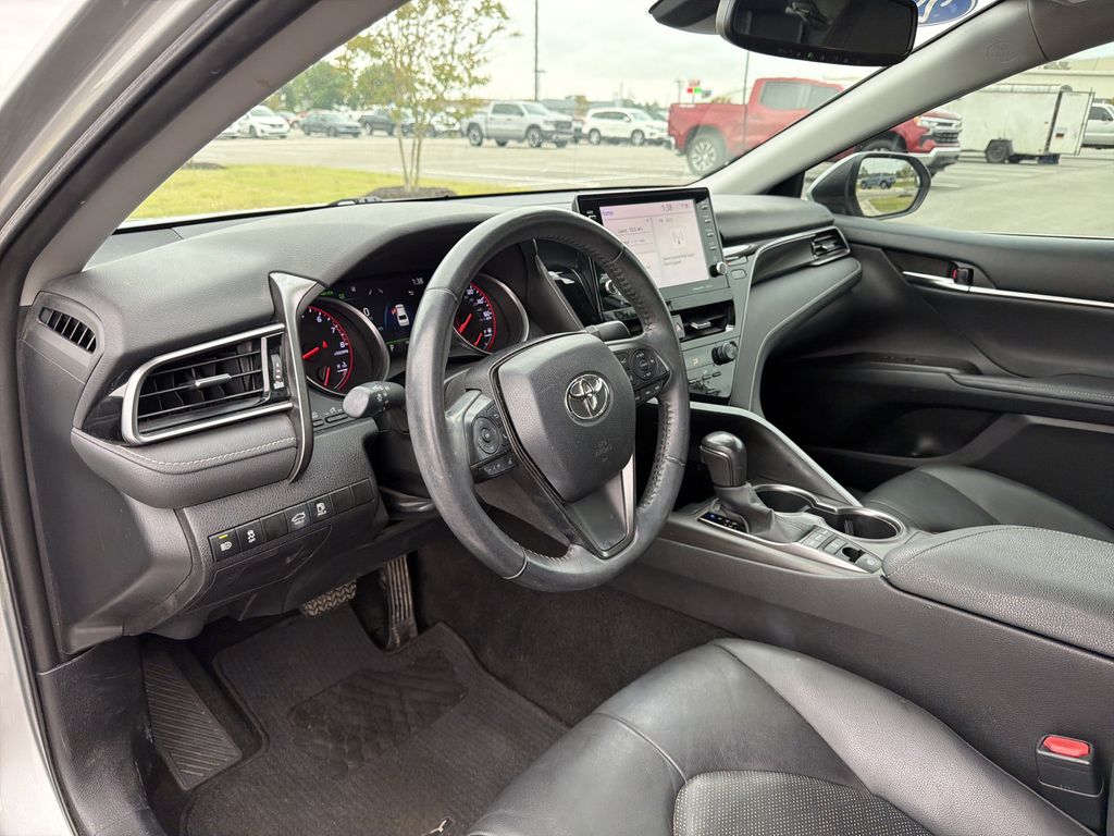 2022 Toyota Camry XSE - Photo 11