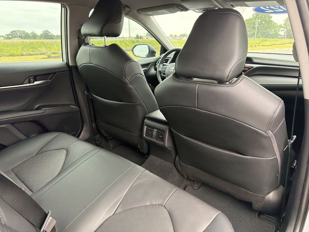 2022 Toyota Camry XSE - Photo 18