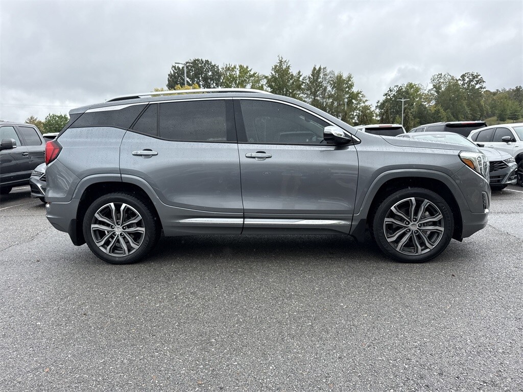 2020 Gmc Terrain Denali photo 2