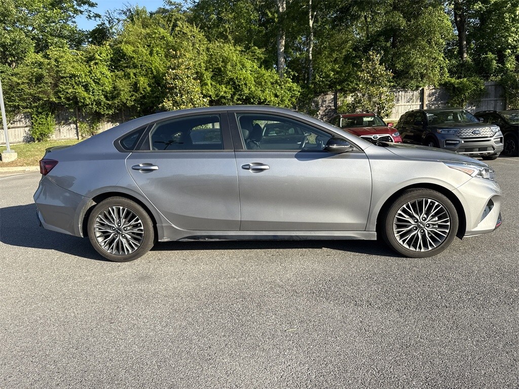 2024 Kia Forte GT-Line photo 2