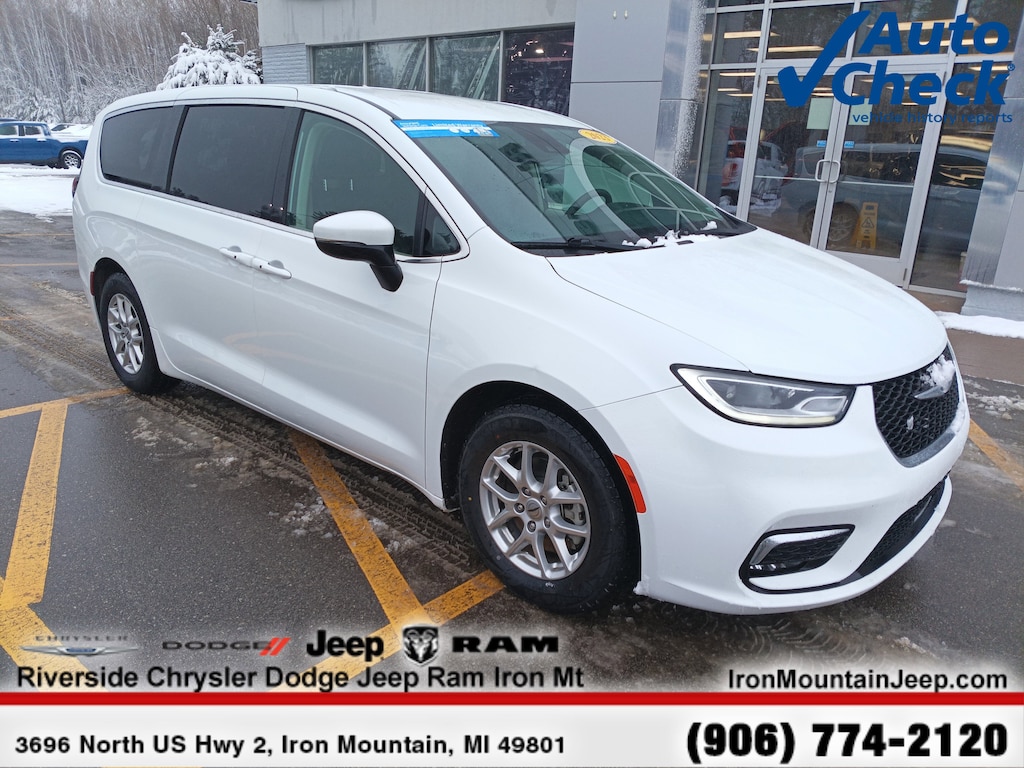 Certified 2023 Chrysler Pacifica Touring L Van Passenger Van