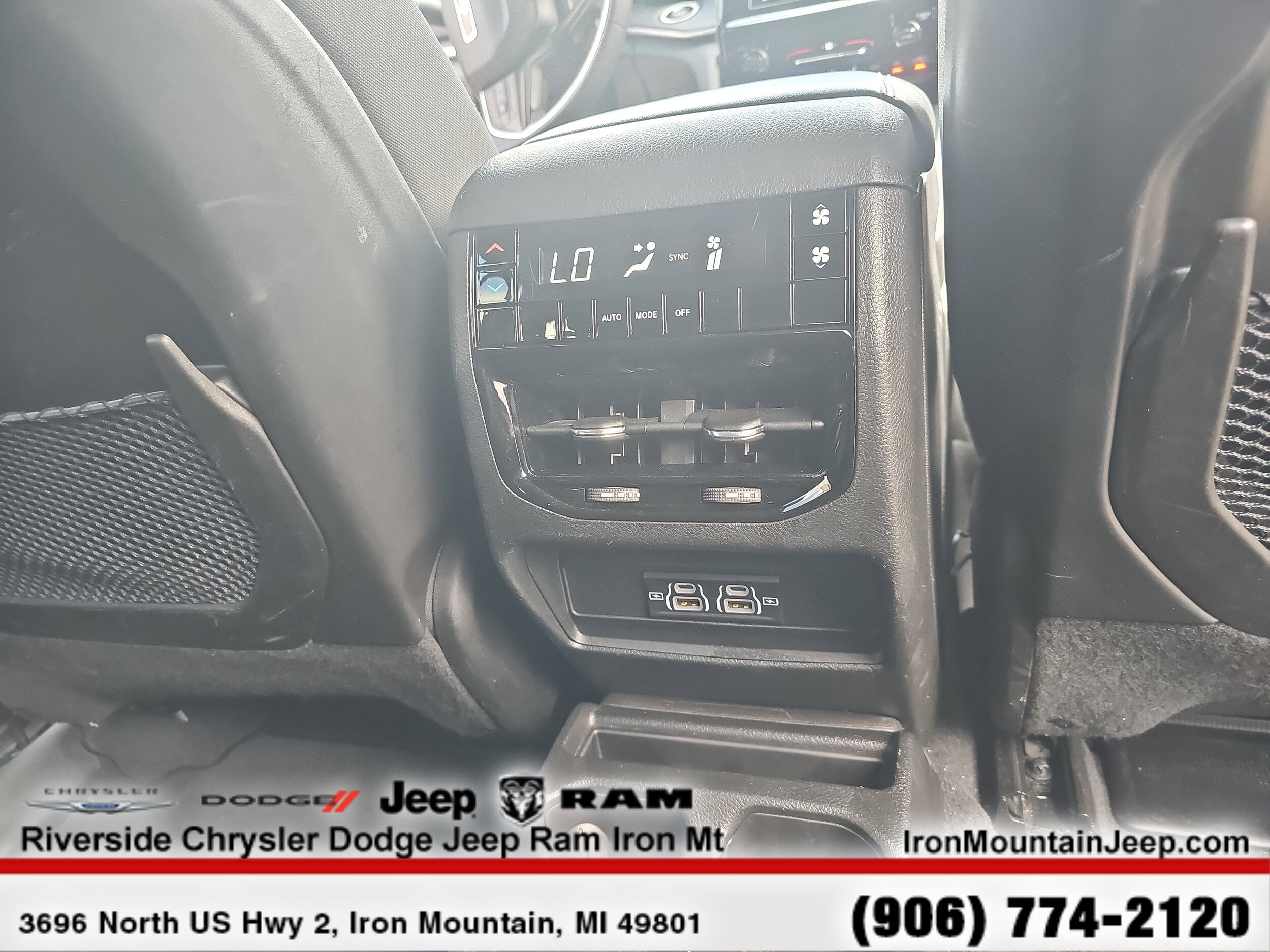 2023 Jeep Grand Cherokee L Laredo - Photo 29