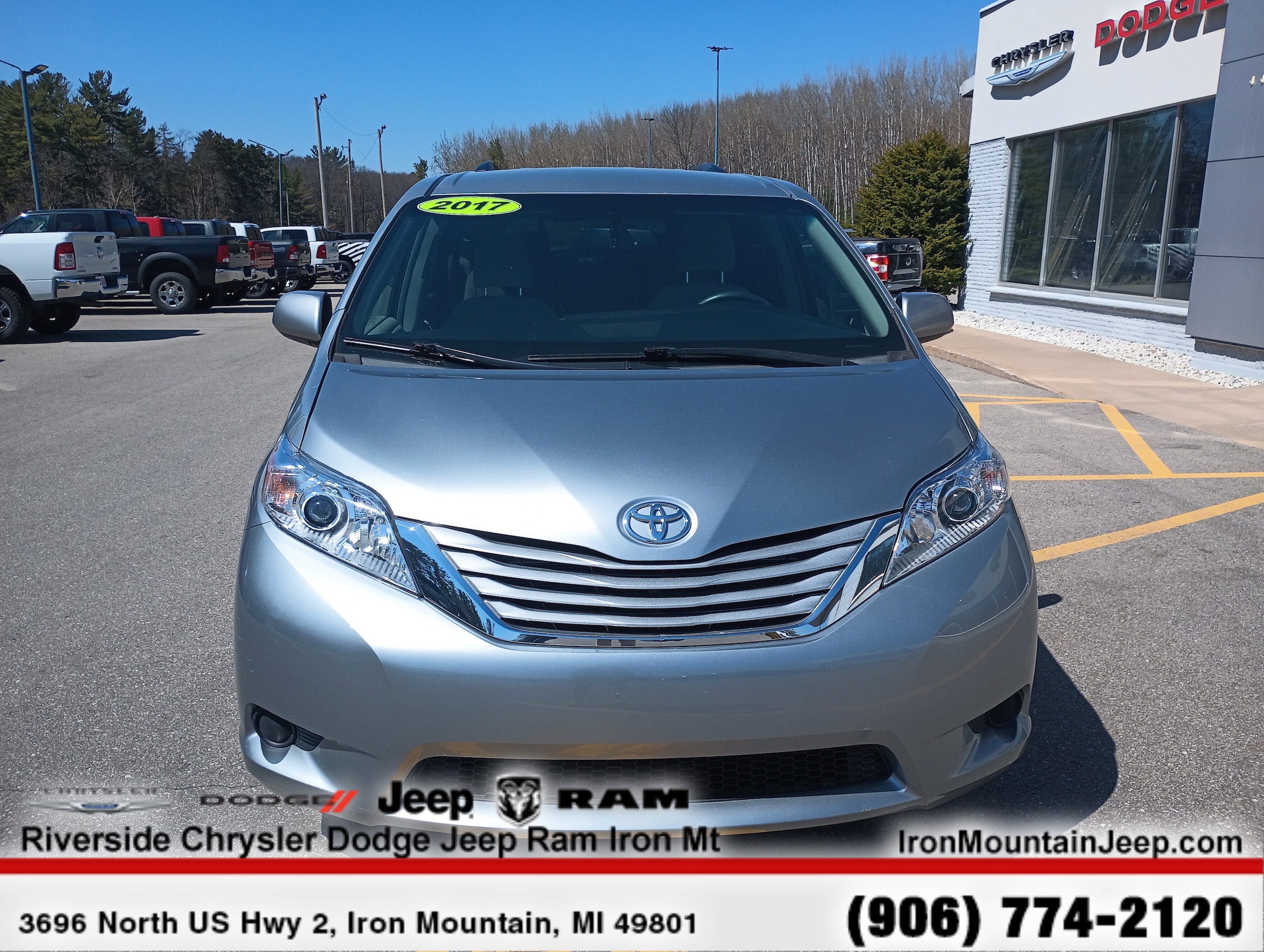 Used 2017 Toyota Sienna LE with VIN 5TDKZ3DC1HS810301 for sale in Iron Mountain, MI
