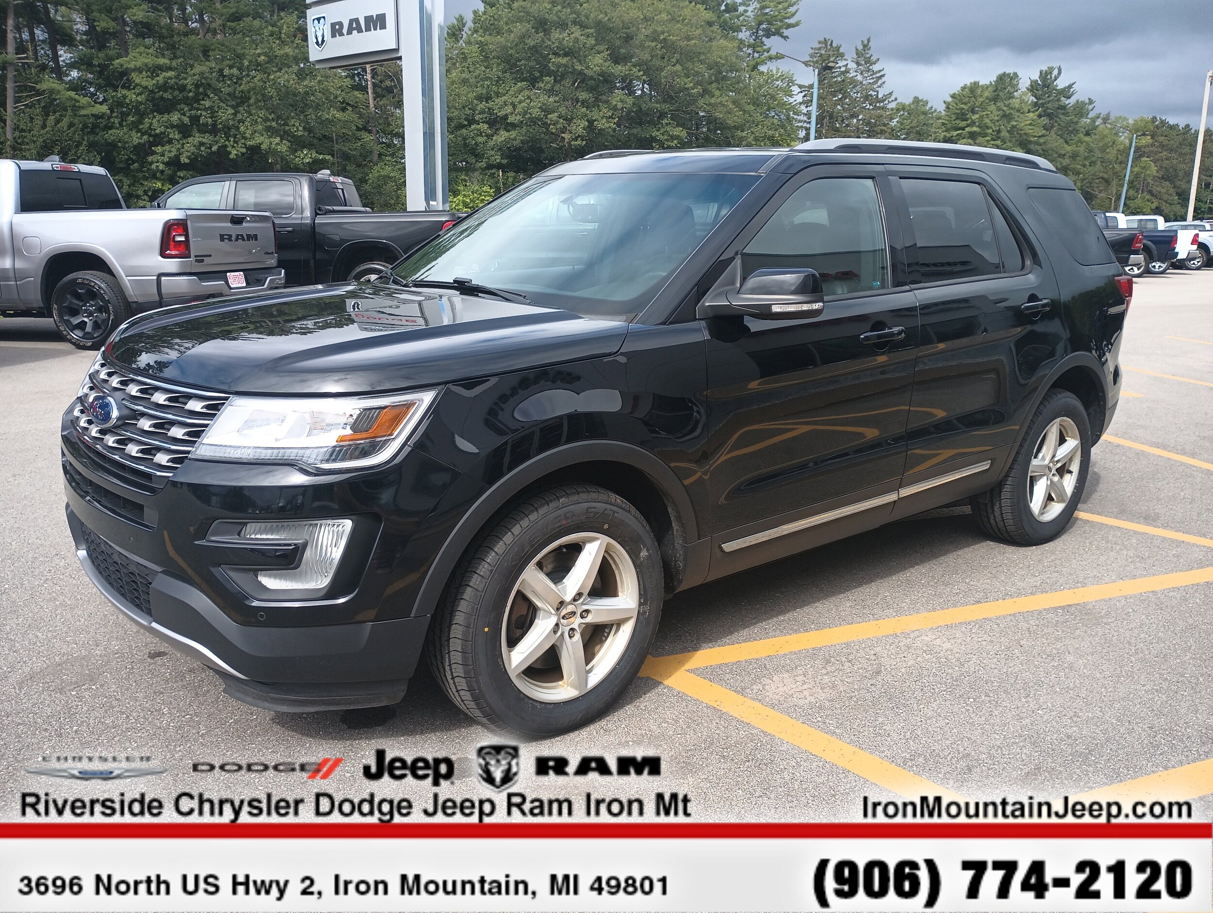 2016 Ford Explorer XLT photo 3
