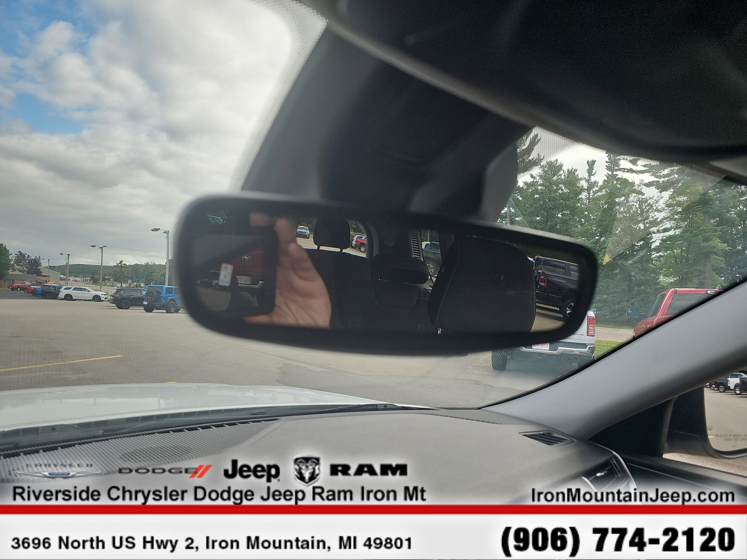 2023 Jeep Grand Cherokee L Laredo - Photo 19