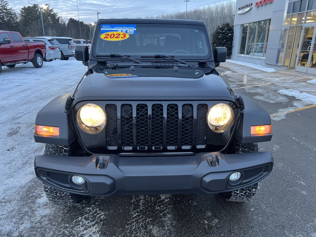 Certified 2023 Jeep Gladiator Sport Truck Crew Cab
