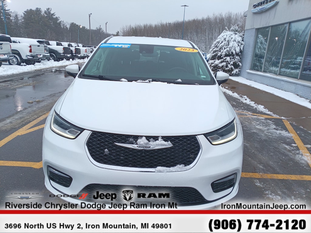 Certified 2023 Chrysler Pacifica Touring L Van Passenger Van