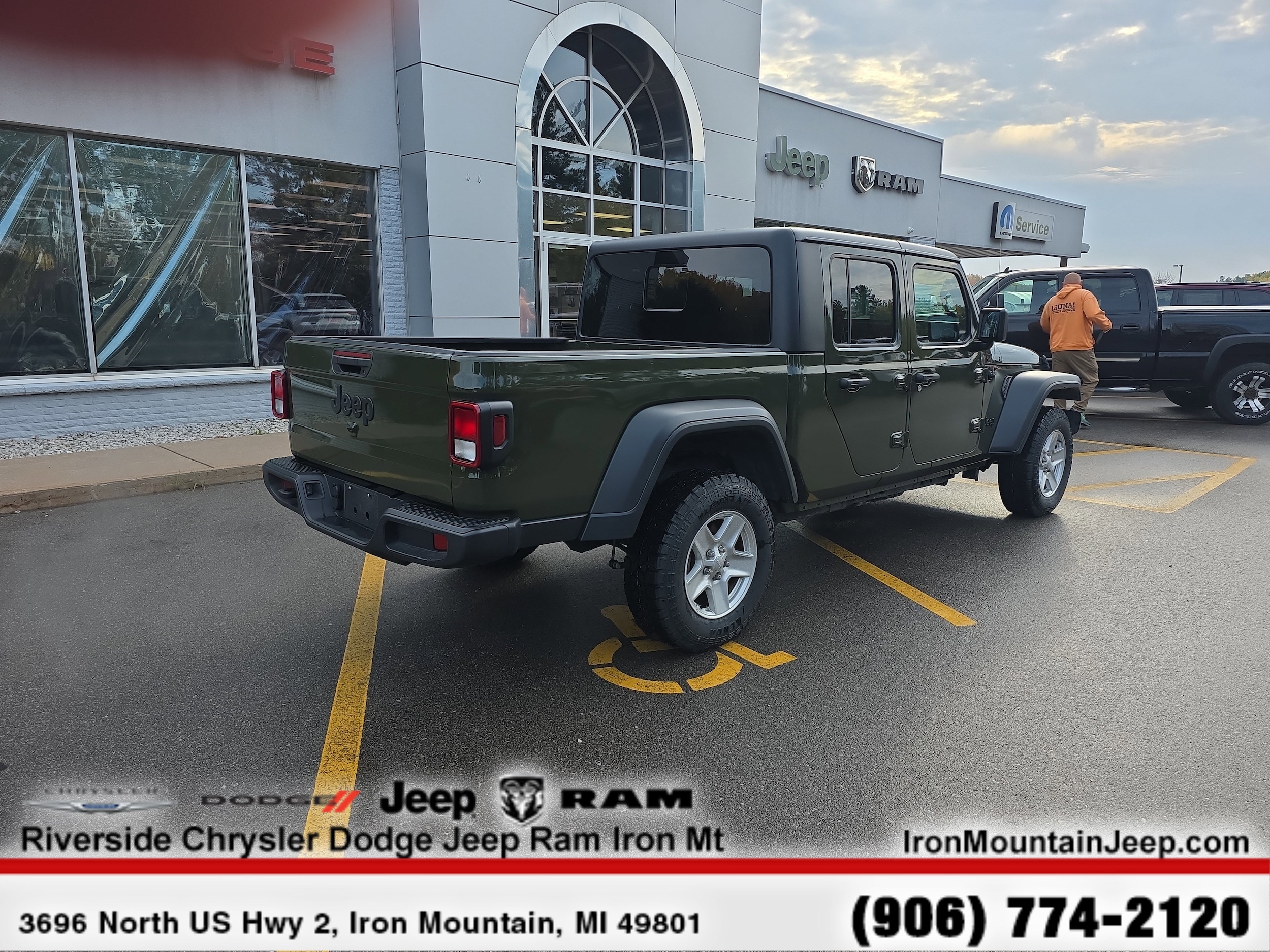 2023 Jeep Gladiator Sport S - Photo 9