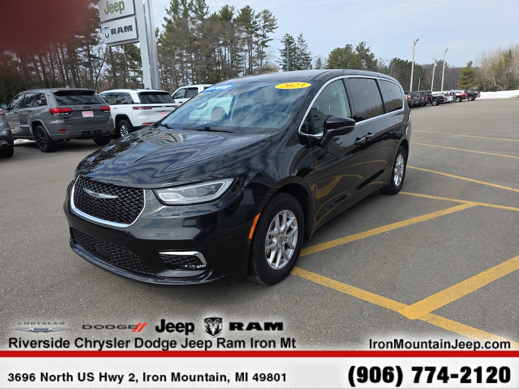 Certified 2023 Chrysler Pacifica Touring L Van Passenger Van