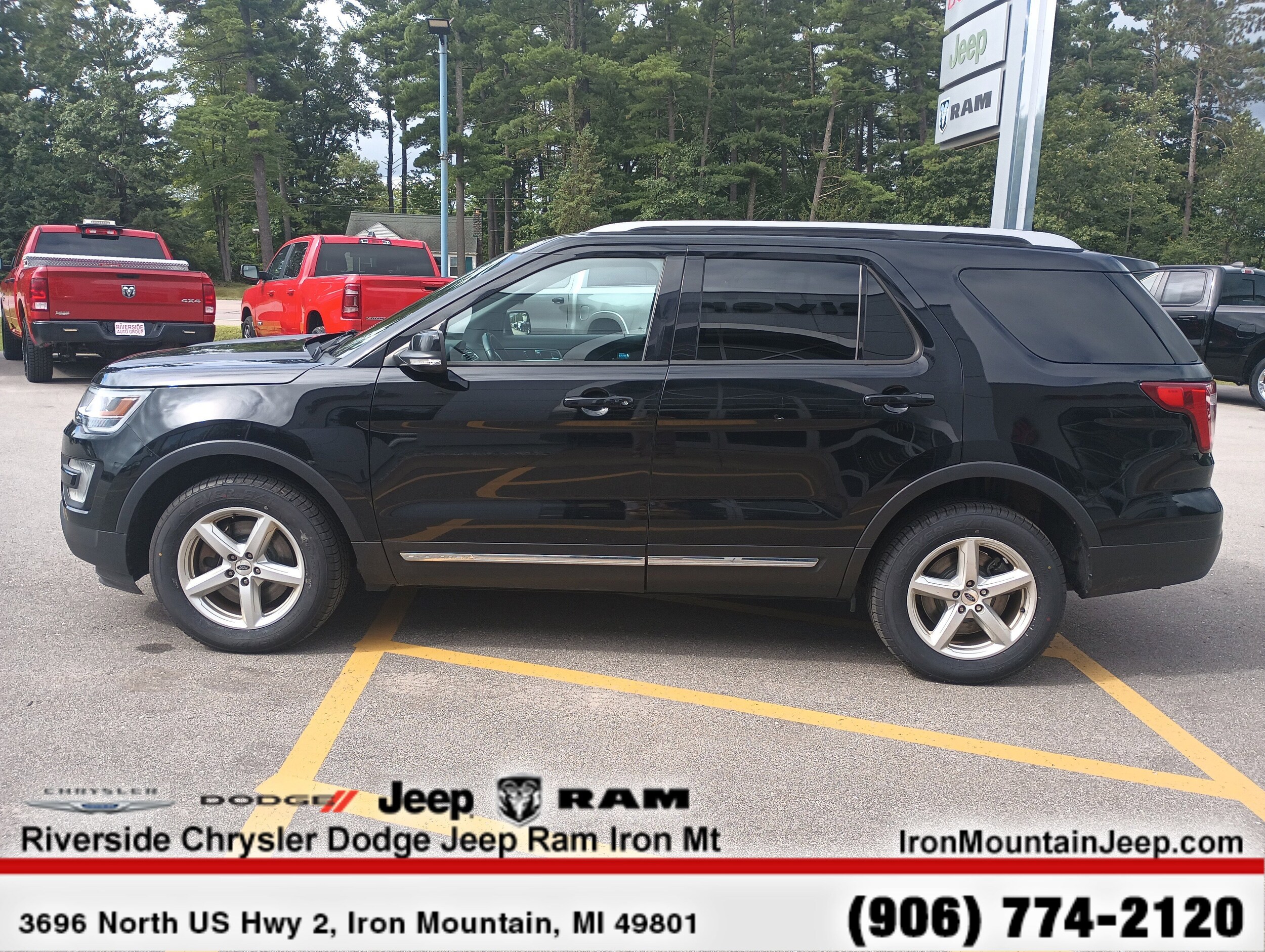 2016 Ford Explorer XLT photo 4