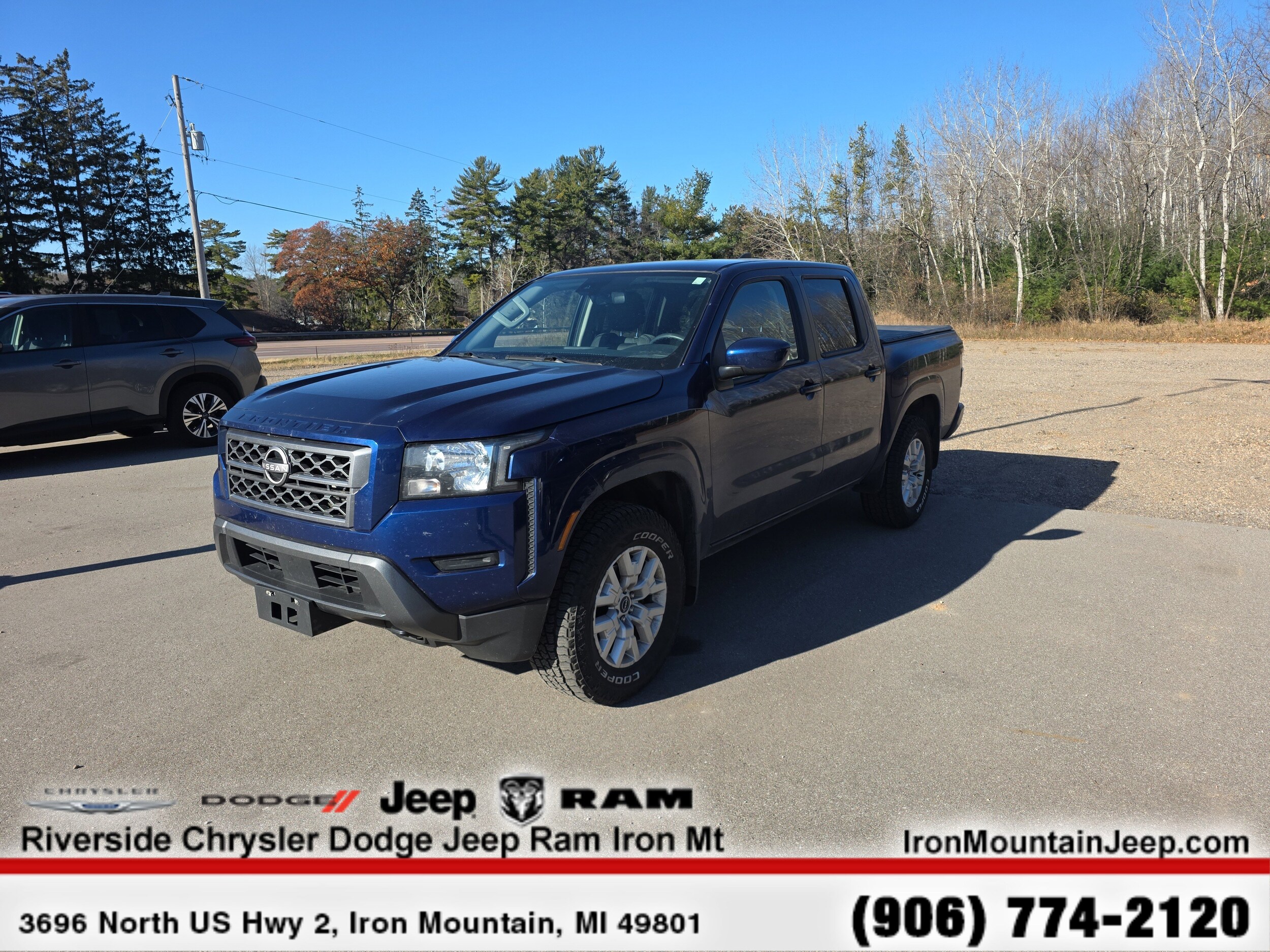 2022 Nissan Frontier SV photo 2