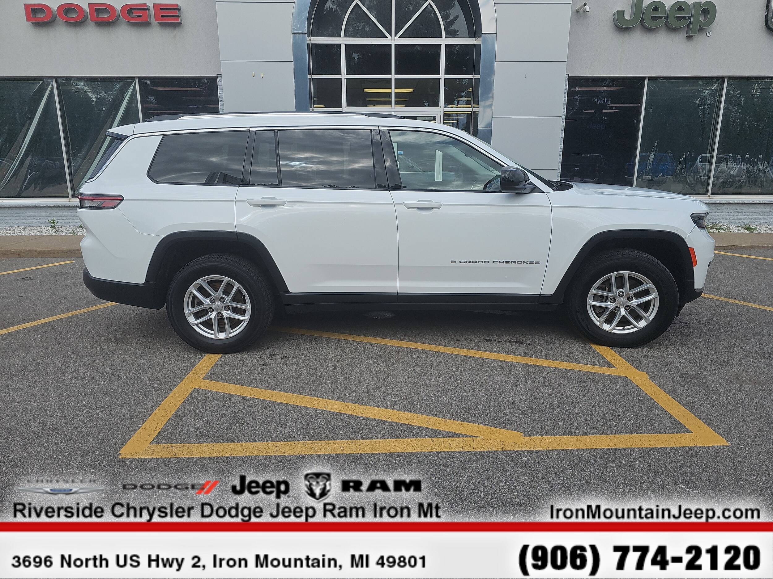 2023 Jeep Grand Cherokee L Laredo - Photo 9