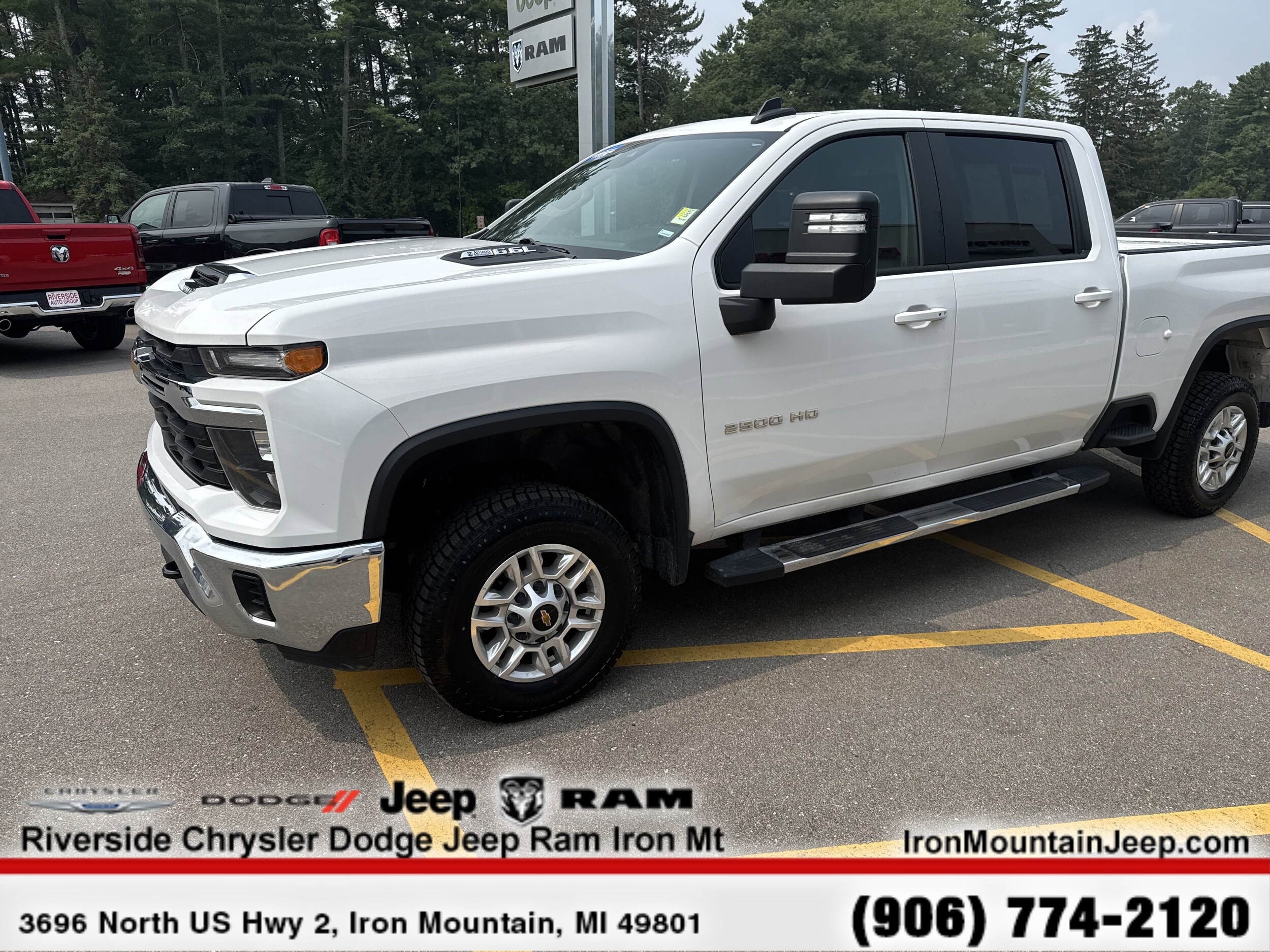 2024 Chevrolet Silverado 2500HD LT photo 3