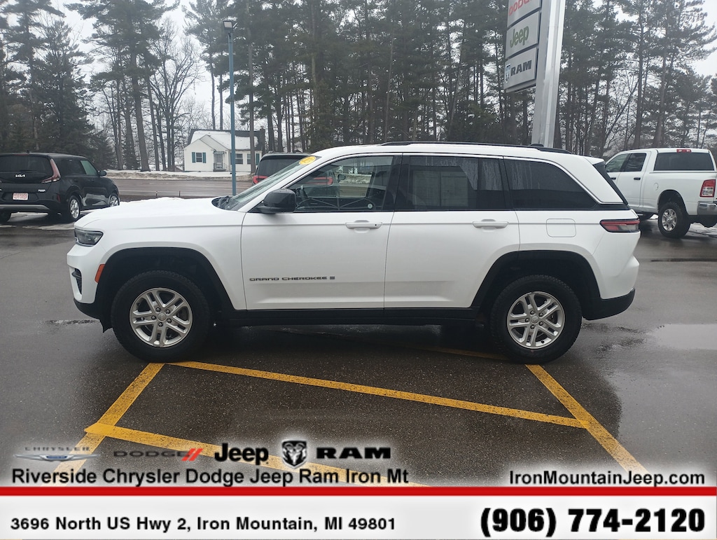 Used 2023 Jeep Grand Cherokee Laredo SUV