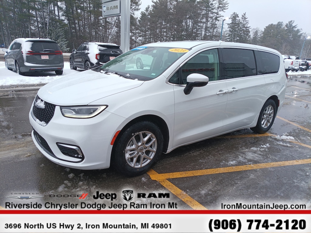 Certified 2023 Chrysler Pacifica Touring L Van Passenger Van