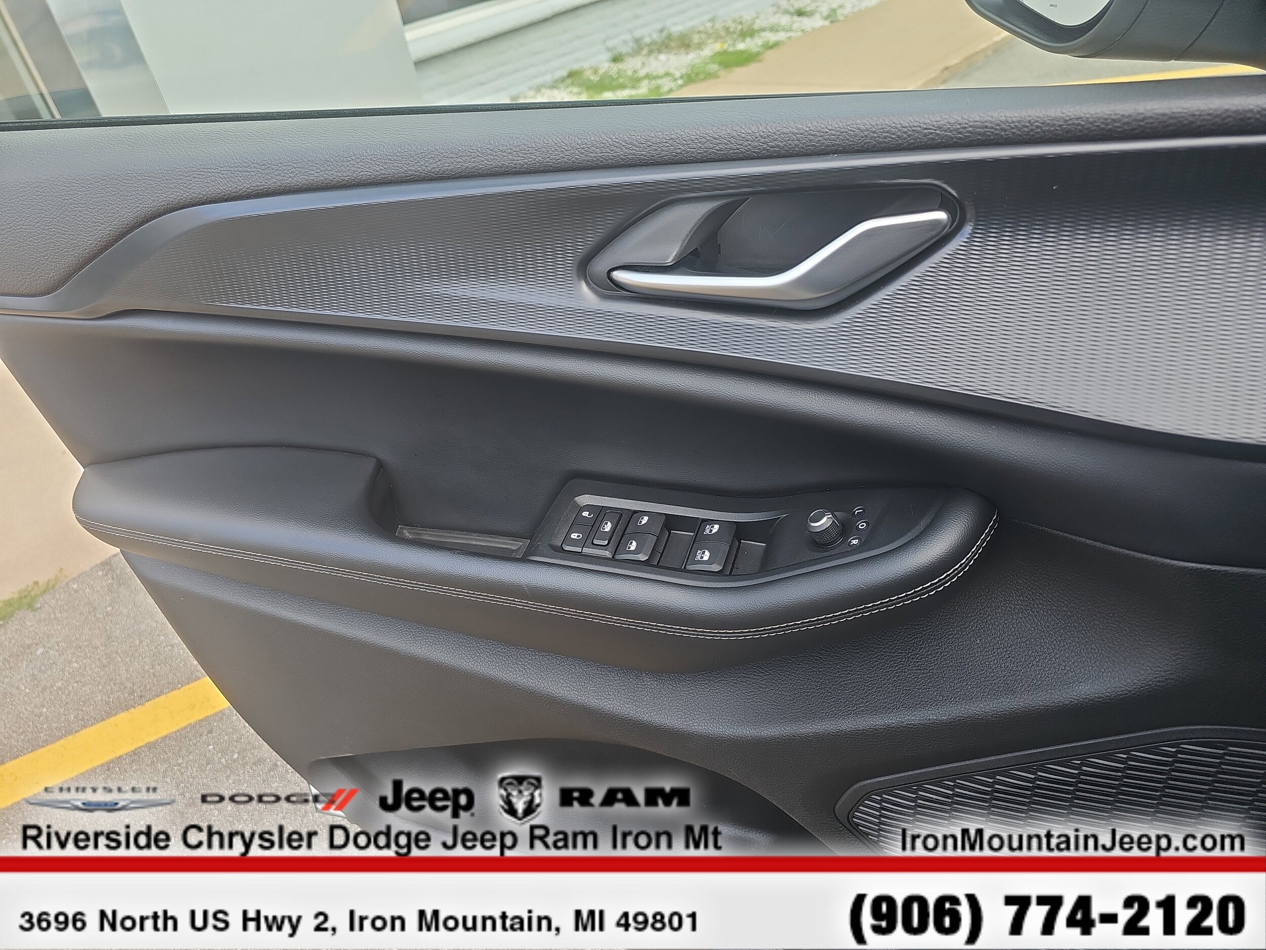 2023 Jeep Grand Cherokee L Laredo - Photo 24