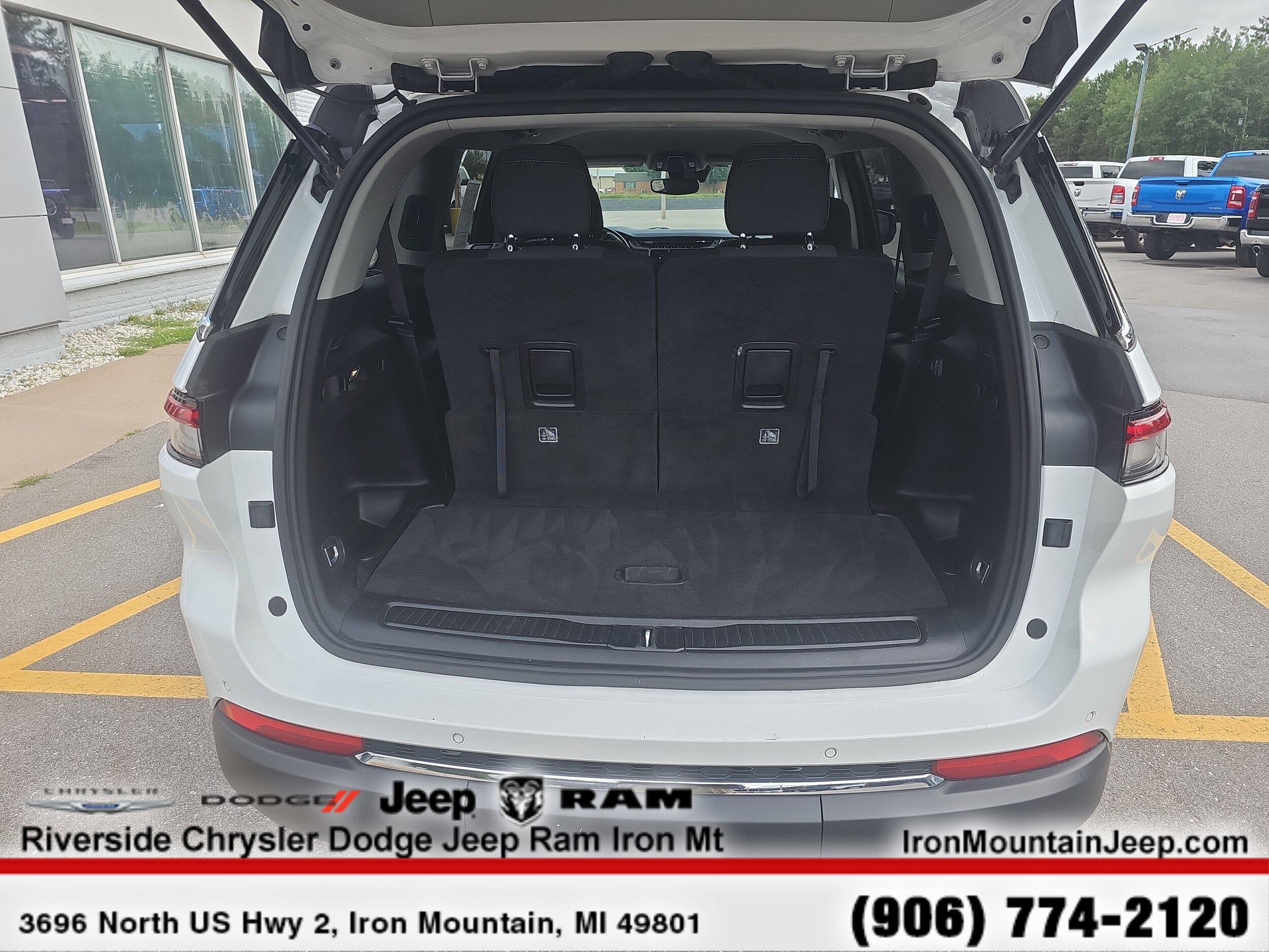2023 Jeep Grand Cherokee L Laredo - Photo 10
