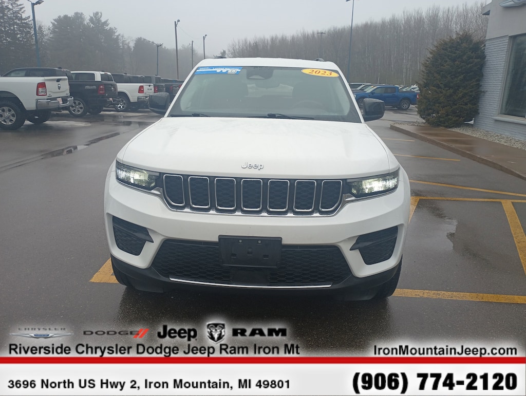 Used 2023 Jeep Grand Cherokee Laredo SUV