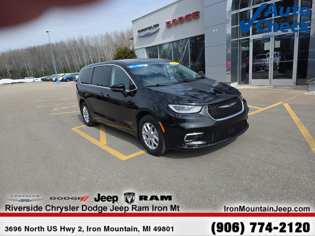 Certified 2023 Chrysler Pacifica Touring L Van Passenger Van