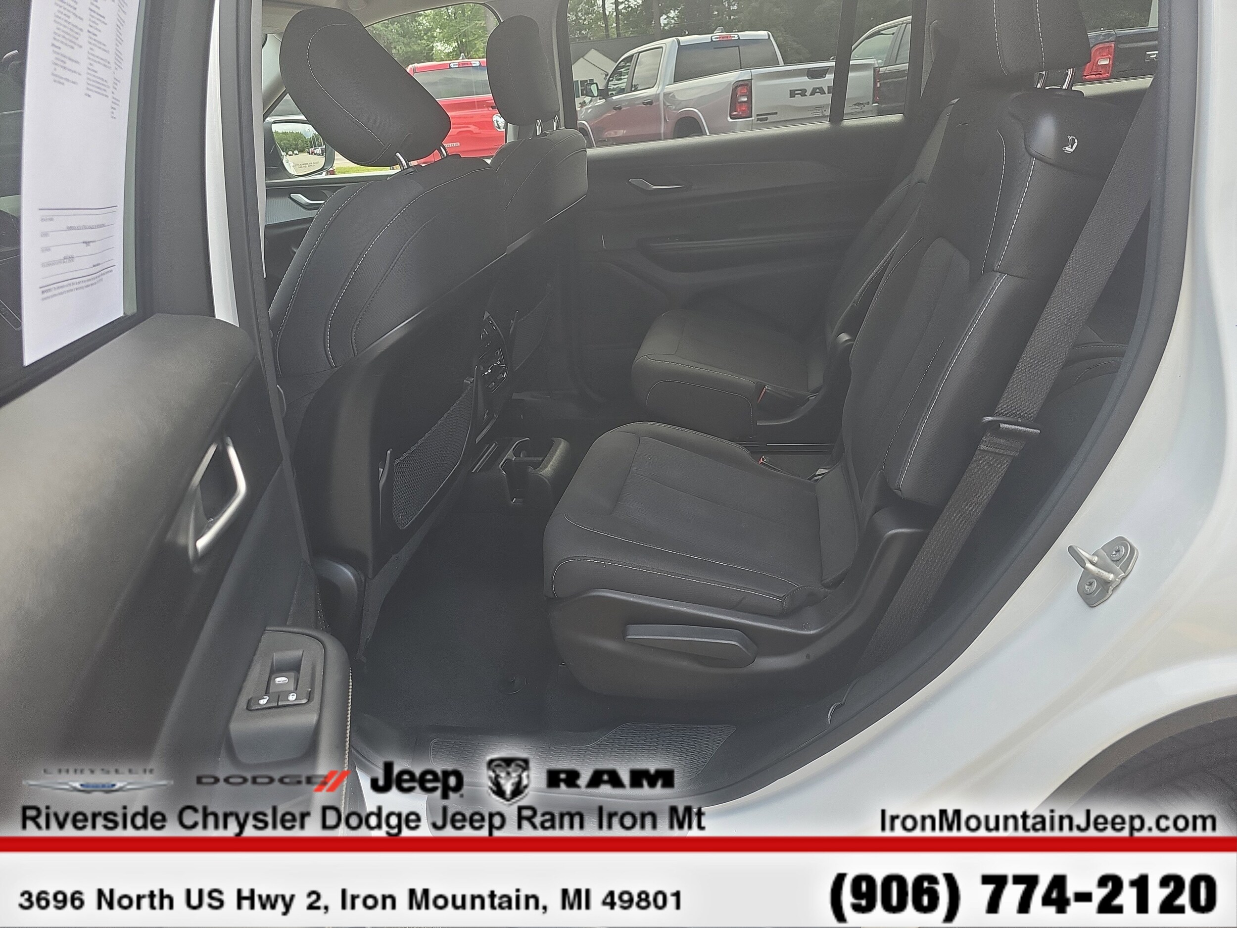 2023 Jeep Grand Cherokee L Laredo - Photo 25