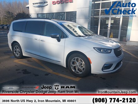 2023 Chrysler Pacifica Limited Van Passenger Van