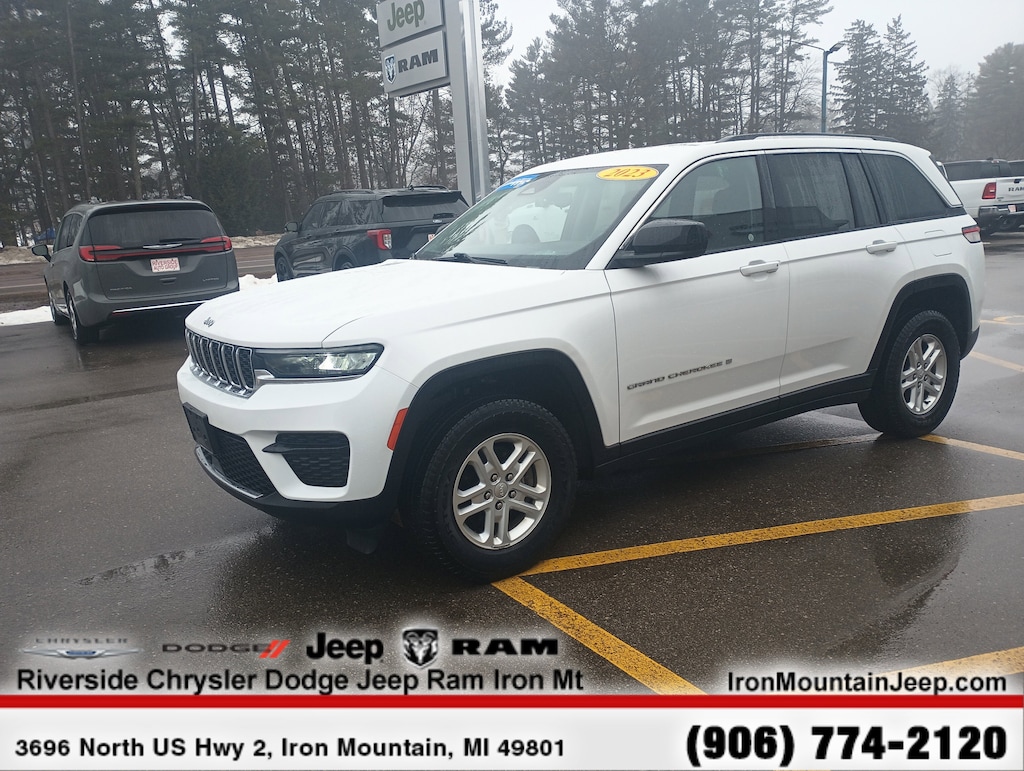 Used 2023 Jeep Grand Cherokee Laredo SUV