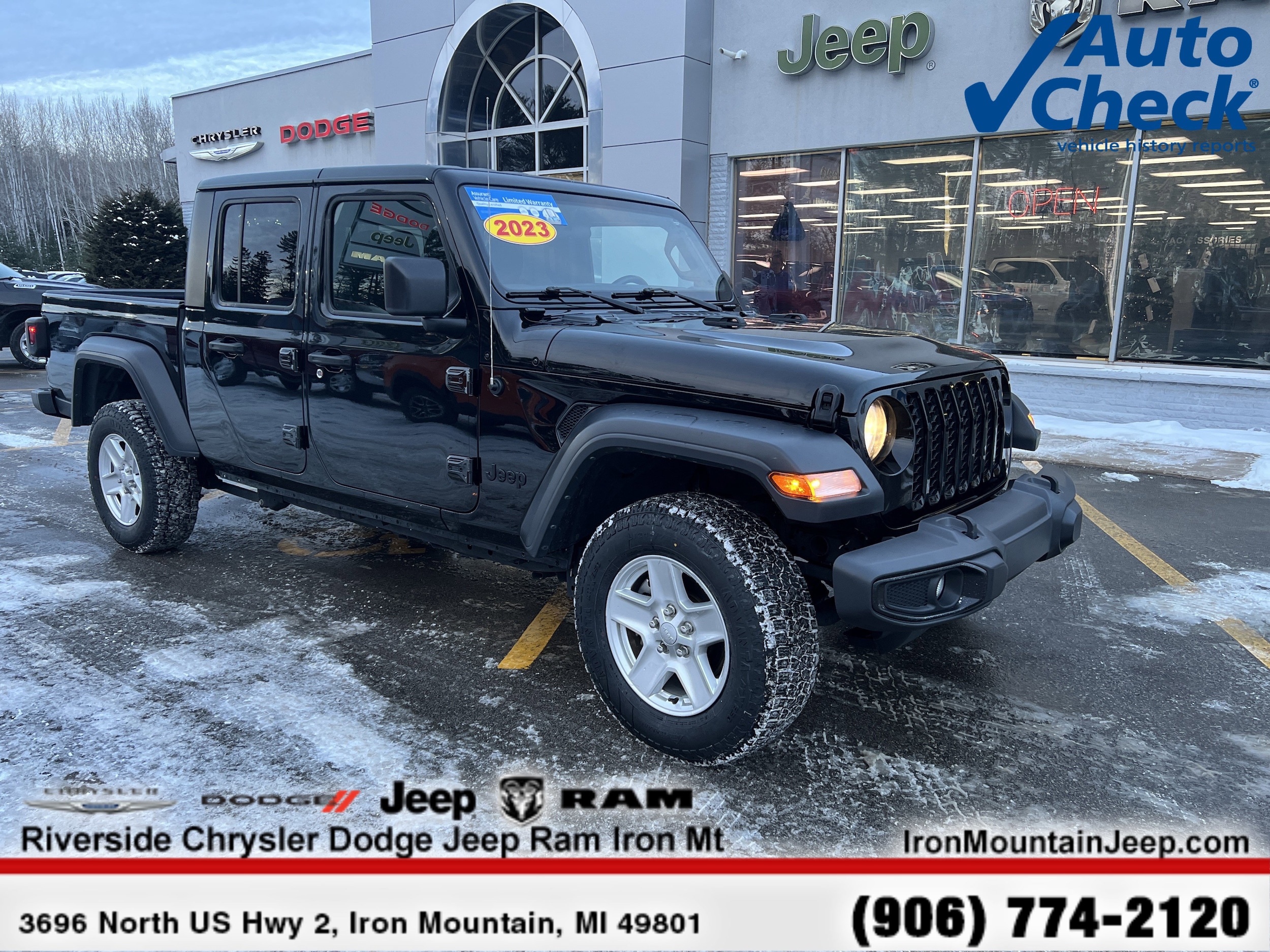 2023 Jeep Gladiator Sport S's photo