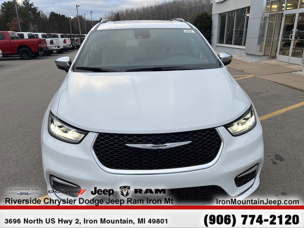 New 2026 Chrysler Pacifica Pinnacle Passenger Van