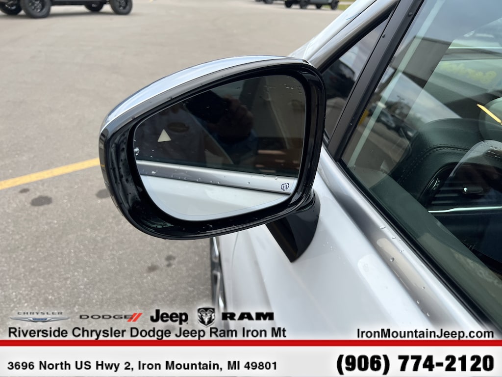 New 2026 Chrysler Pacifica Pinnacle Passenger Van