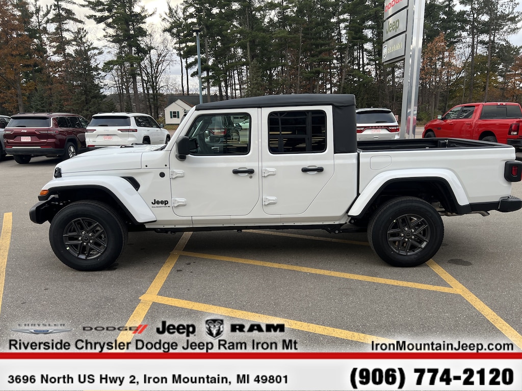 New 2026 Jeep Gladiator Sport S Pickup