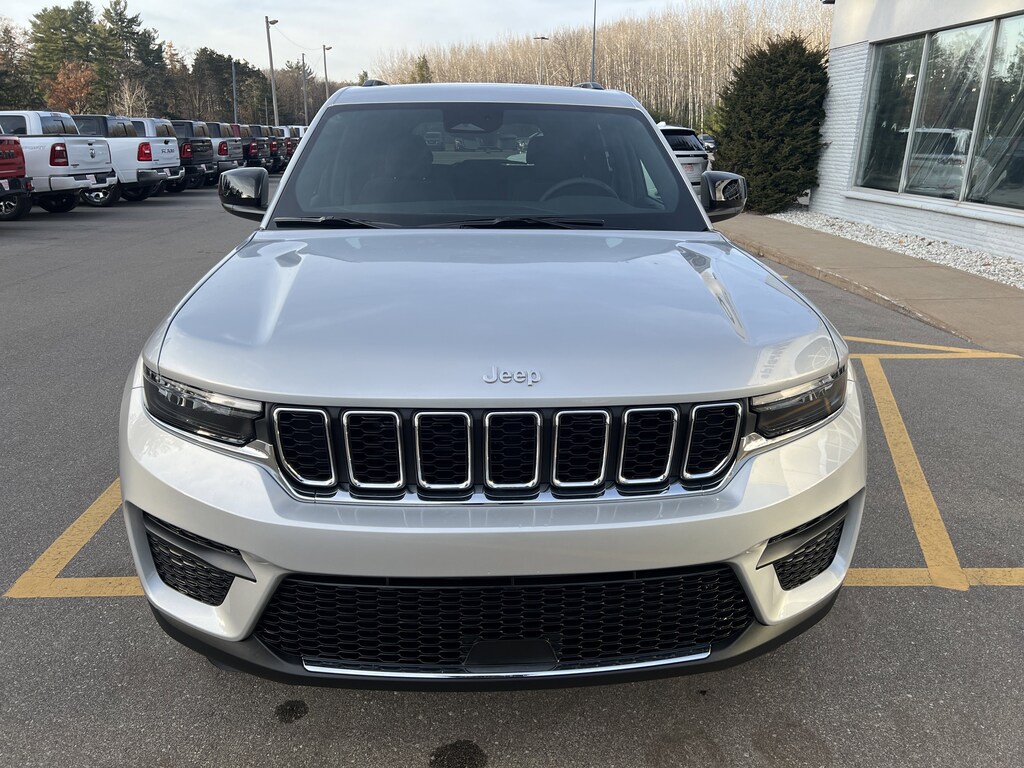 New 2025 Jeep Grand Cherokee Laredo X Sport Utility