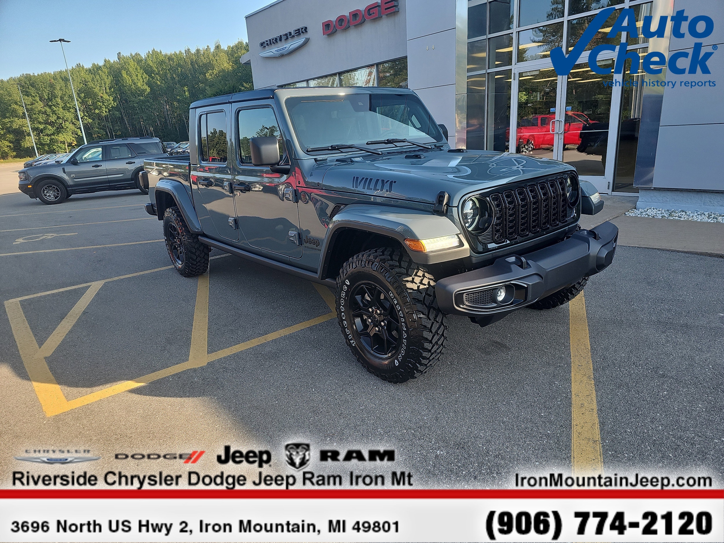 2025 Jeep Gladiator Willys's photo