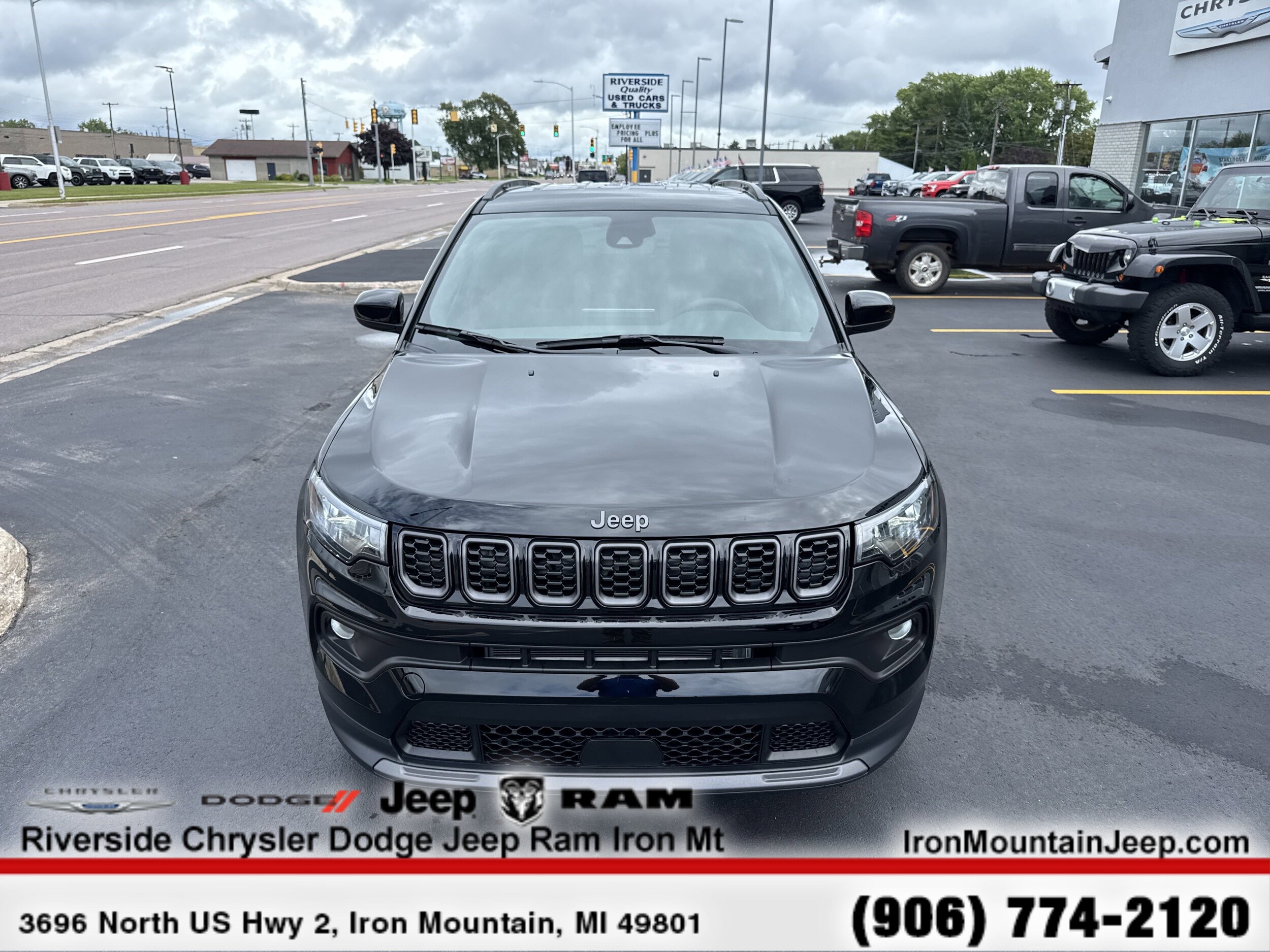 2025 Jeep Compass Latitude photo 2