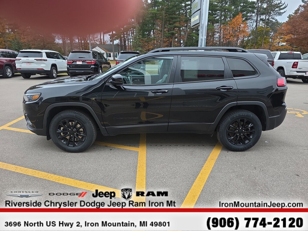 Used 2023 Jeep Cherokee Altitude Lux Altitude Lux 4x4