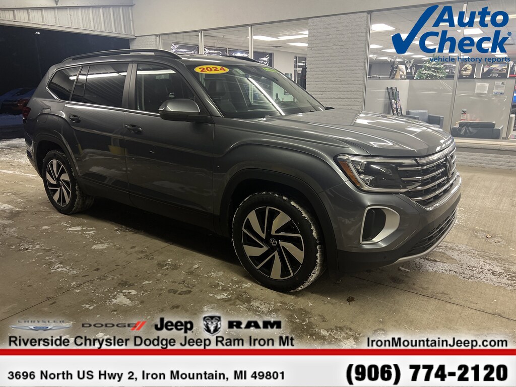 Used 2024 Volkswagen Atlas 2.0T SE with Technology 2.0T SE w/Technology 4MOTION