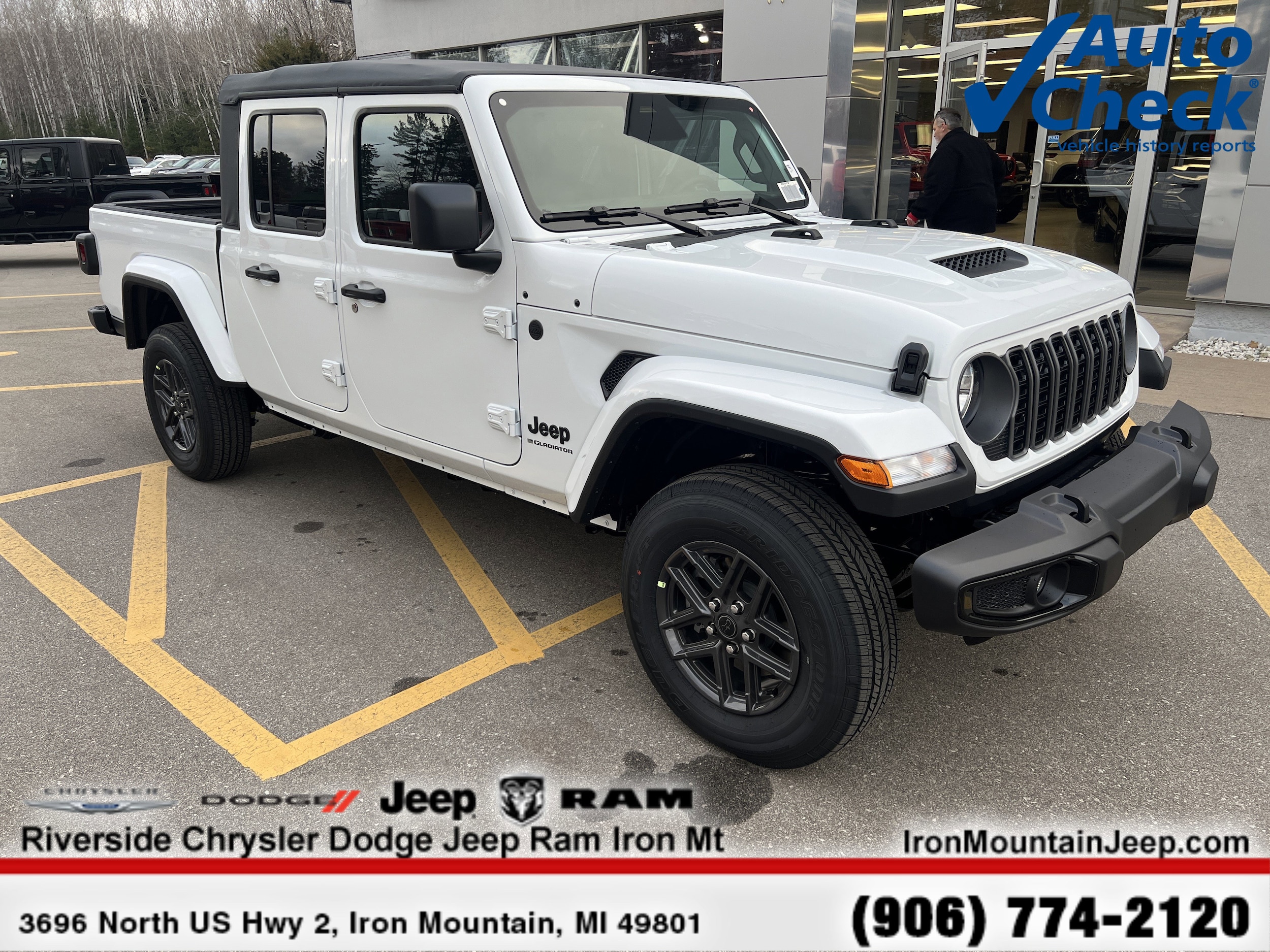 2026 Jeep Gladiator Sport S's photo