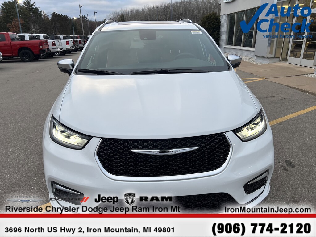 New 2026 Chrysler Pacifica Pinnacle Passenger Van