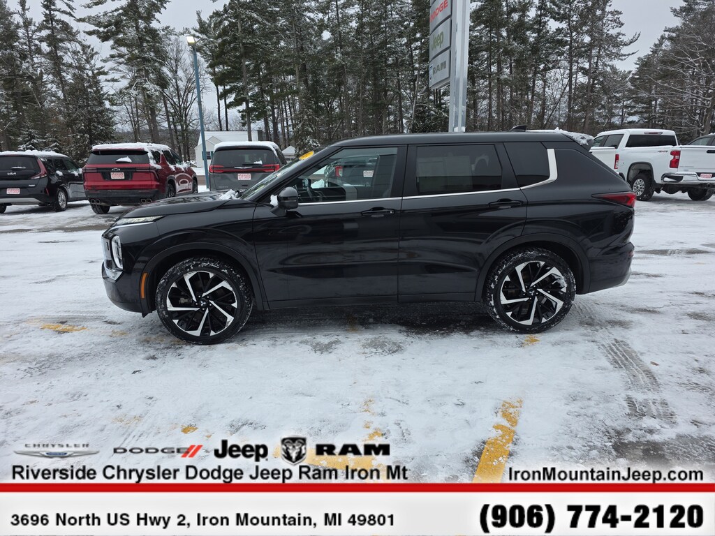 Certified 2024 Mitsubishi Outlander SE Black Edition with Pano Roof SE Black Edition w/Pano Roof S-AWC