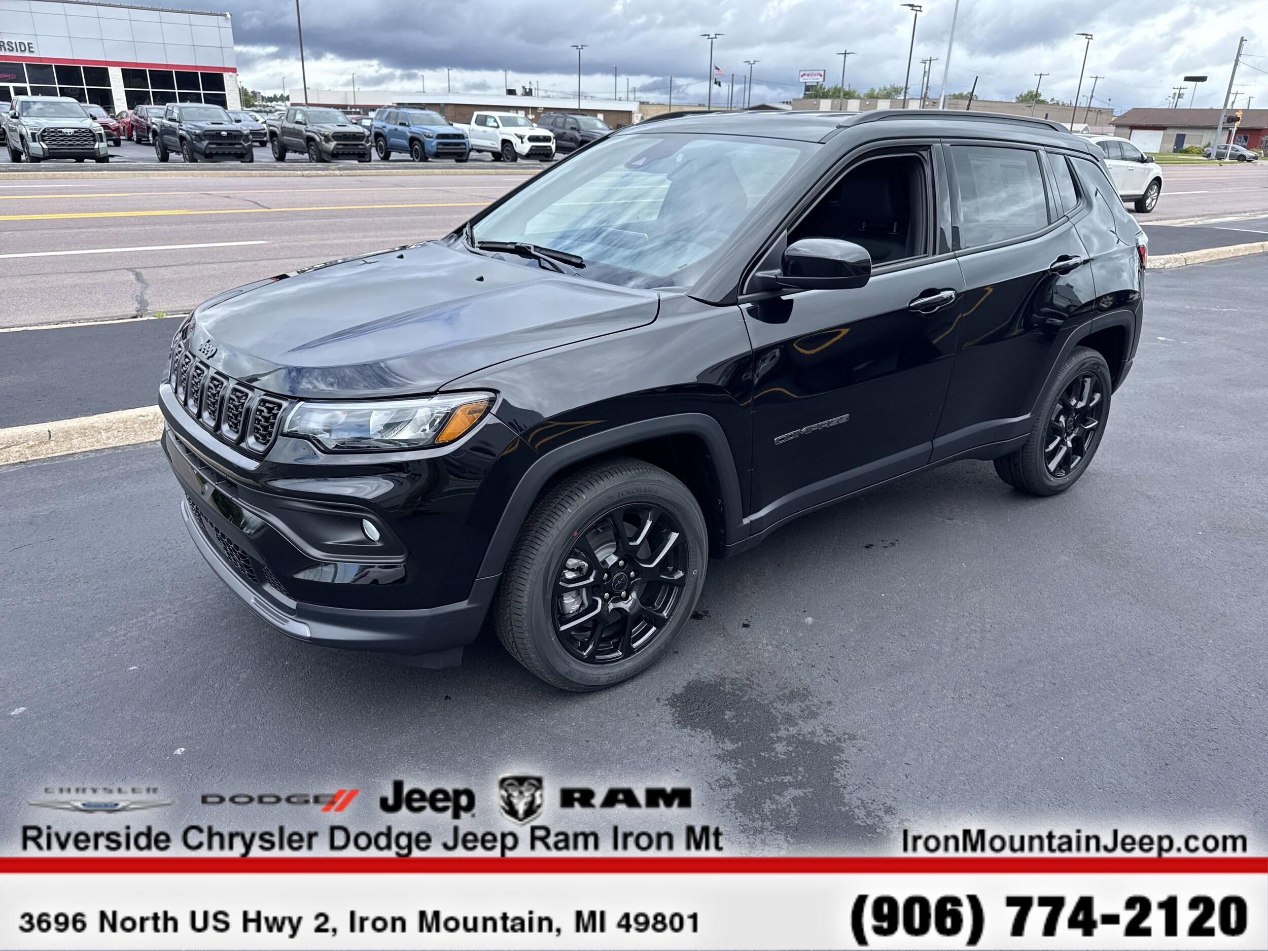 2025 Jeep Compass Latitude photo 3