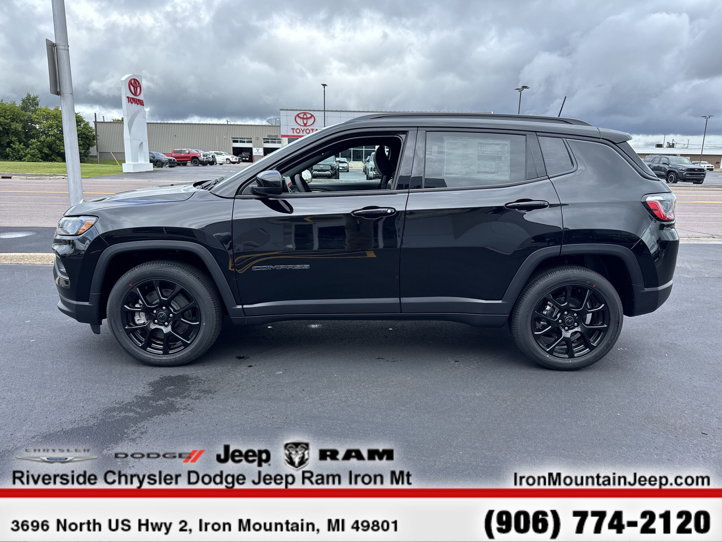 2025 Jeep Compass Latitude photo 4