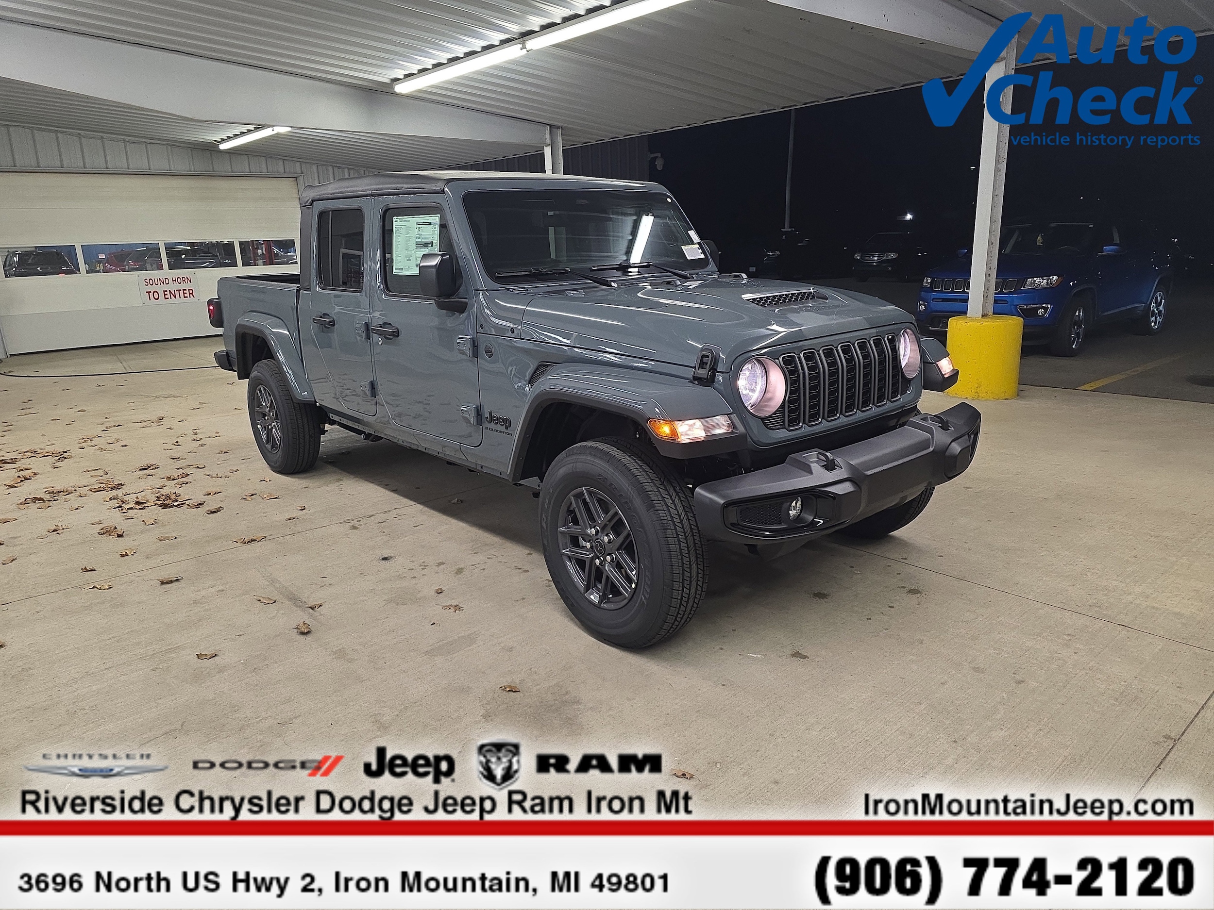 2026 Jeep Gladiator Sport S's photo