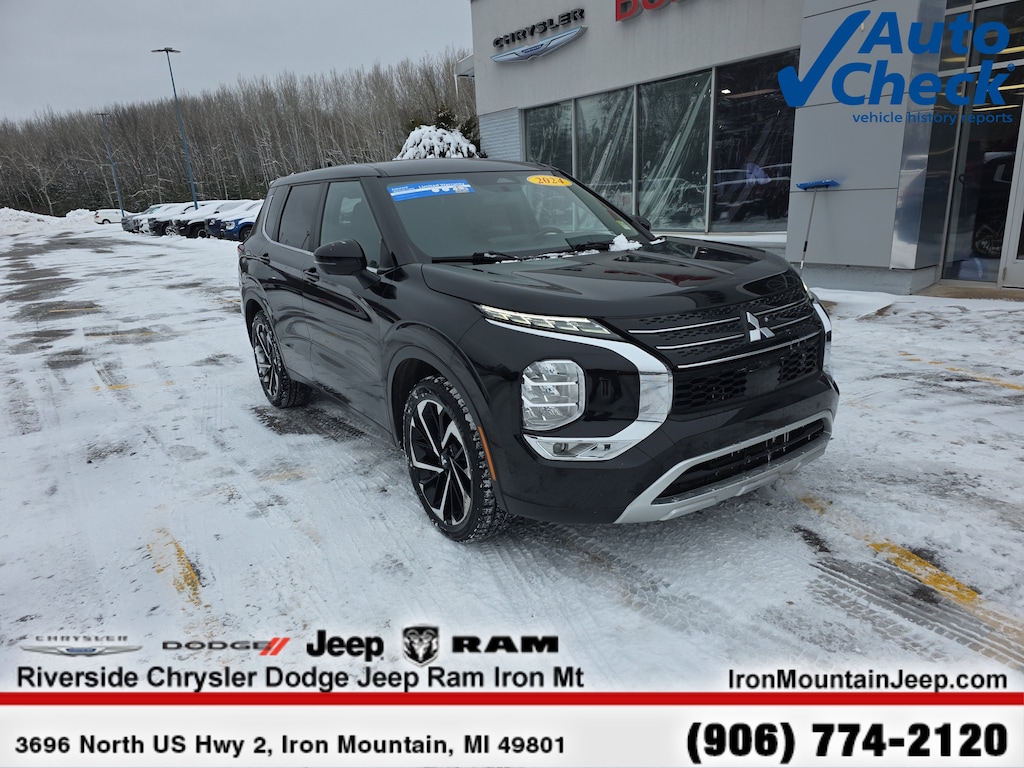 Certified 2024 Mitsubishi Outlander SE Black Edition with Pano Roof SE Black Edition w/Pano Roof S-AWC