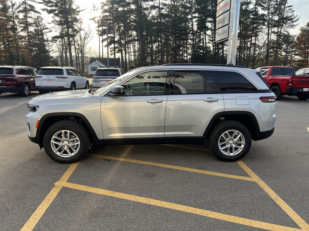 New 2025 Jeep Grand Cherokee Laredo X Sport Utility